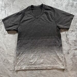 Lululemon Swiftly Tech Shirt Mens M Black White Ombre Performance Gym V-neck